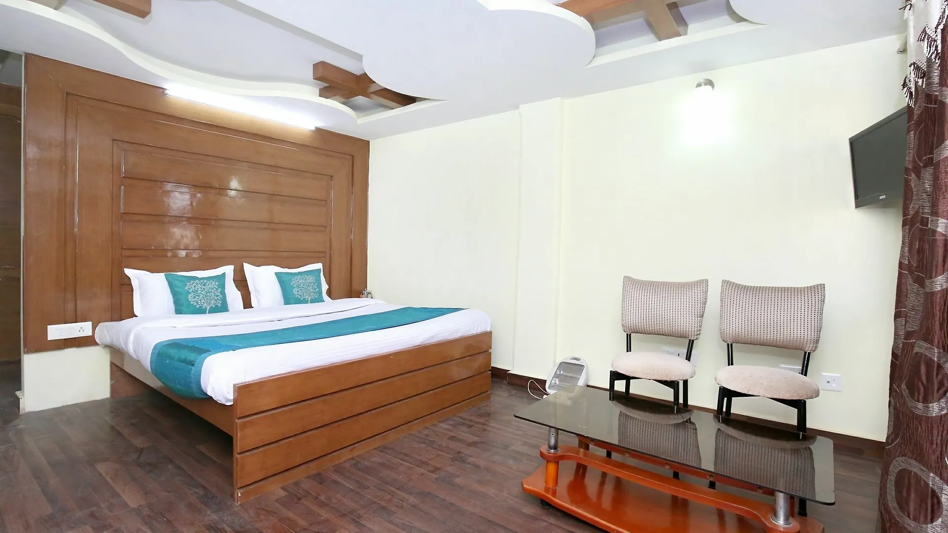 Oyo Home 10980 2Bhk Shady Edge Kaithu Shimla 0*,  India
